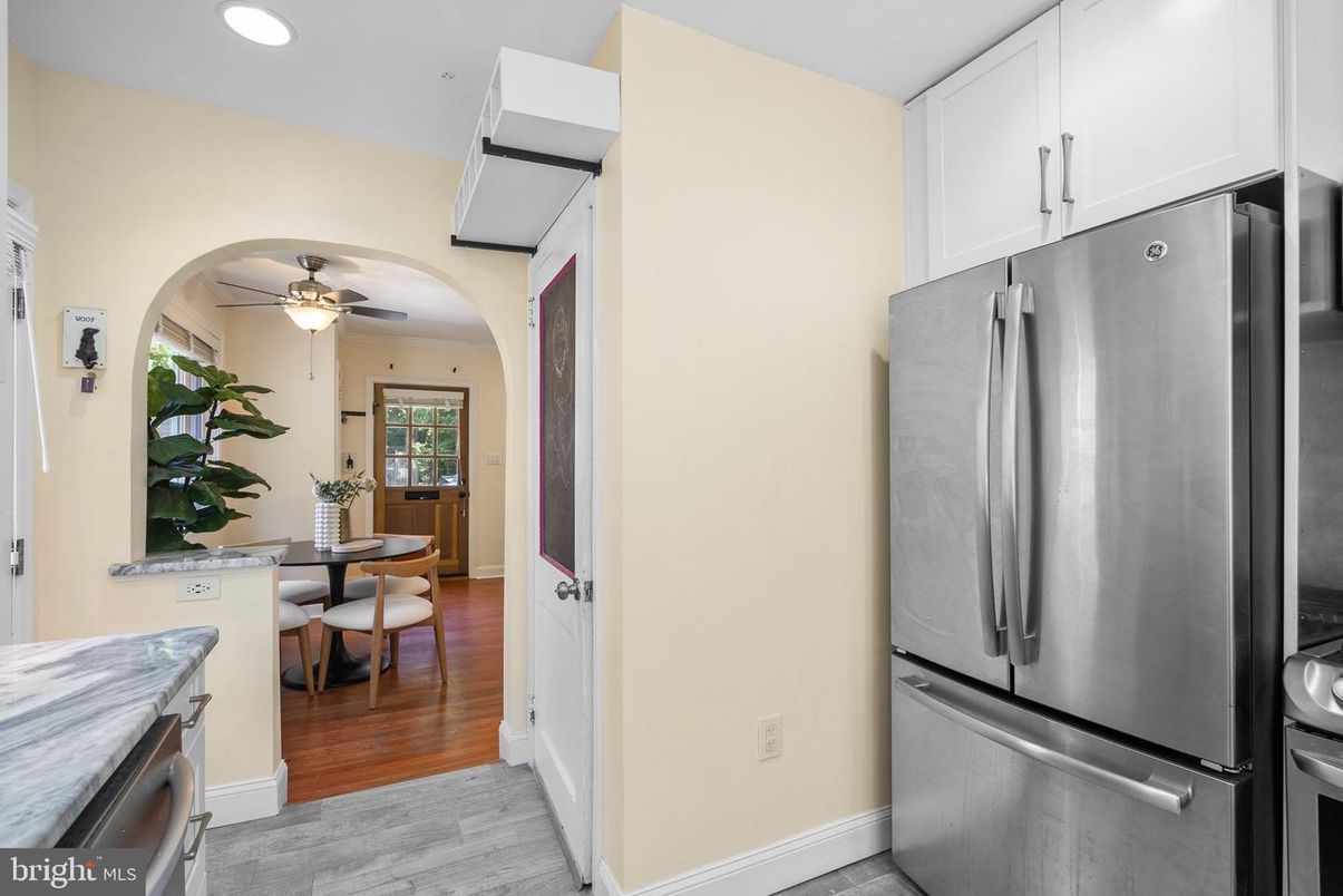 Dining room, Interior, Kitchen, Recessed Lighting, Stainless Steel Appliances, Wood Texture Flooring