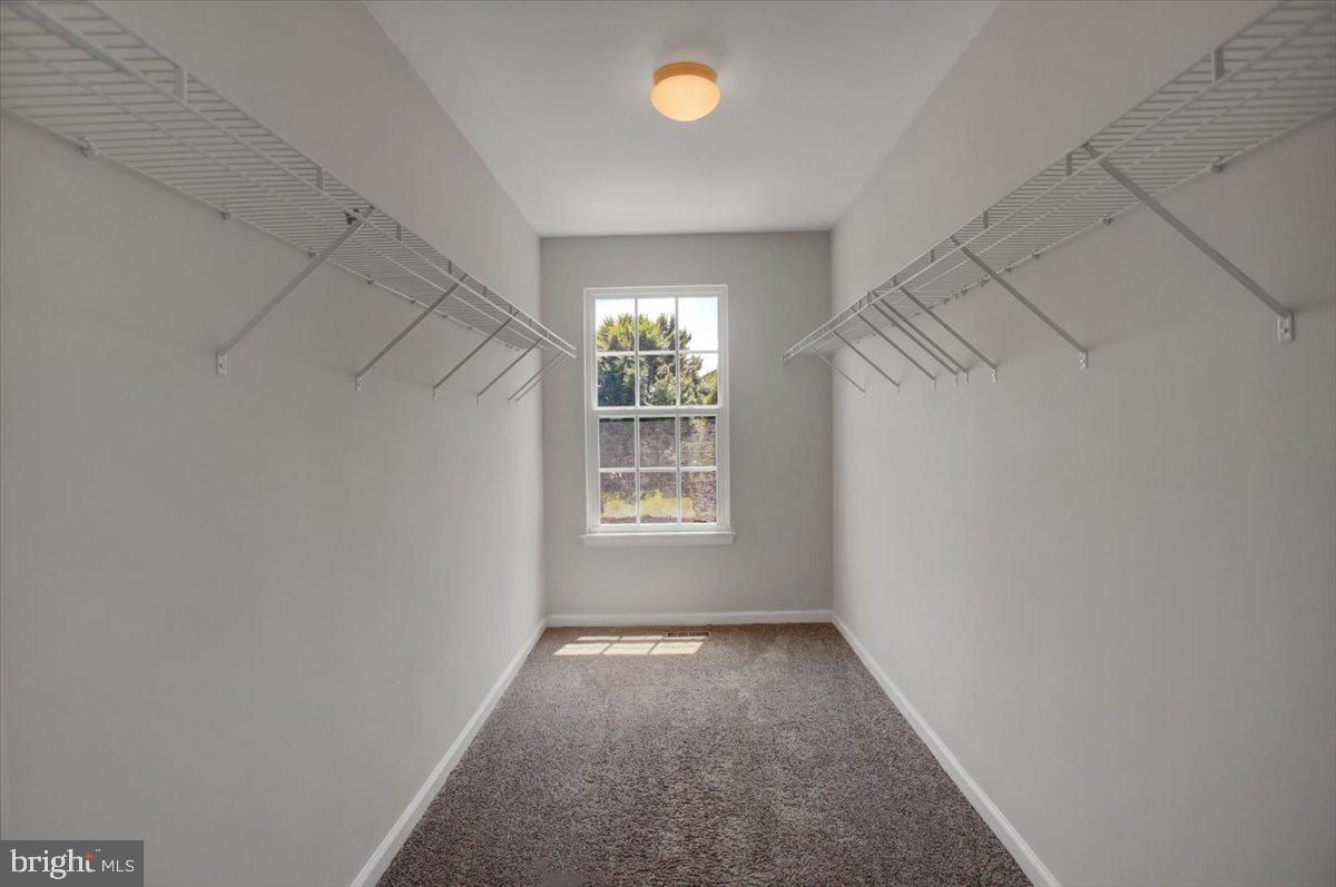 Empty room, Interior, Walk-in Closets