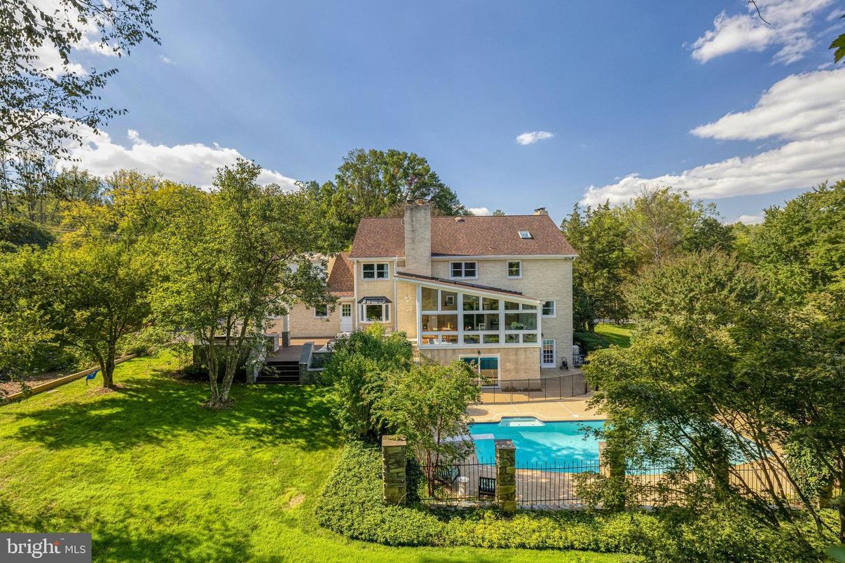 Backyard, Exterior, Pool