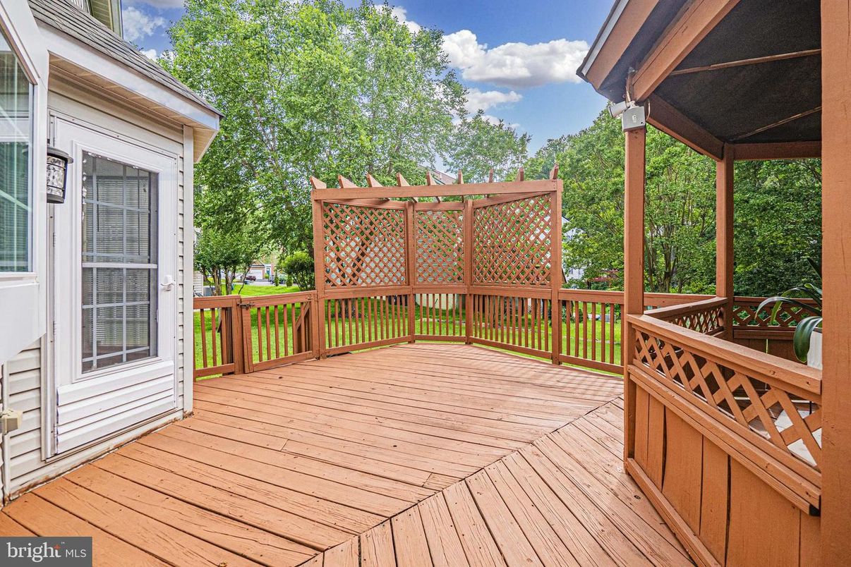 Exterior, Wood Texture Flooring