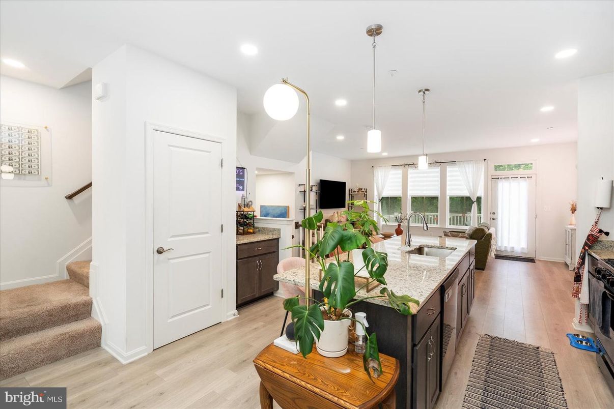 Interior, Pendant Lights, Recessed Lighting, Wood Texture Flooring