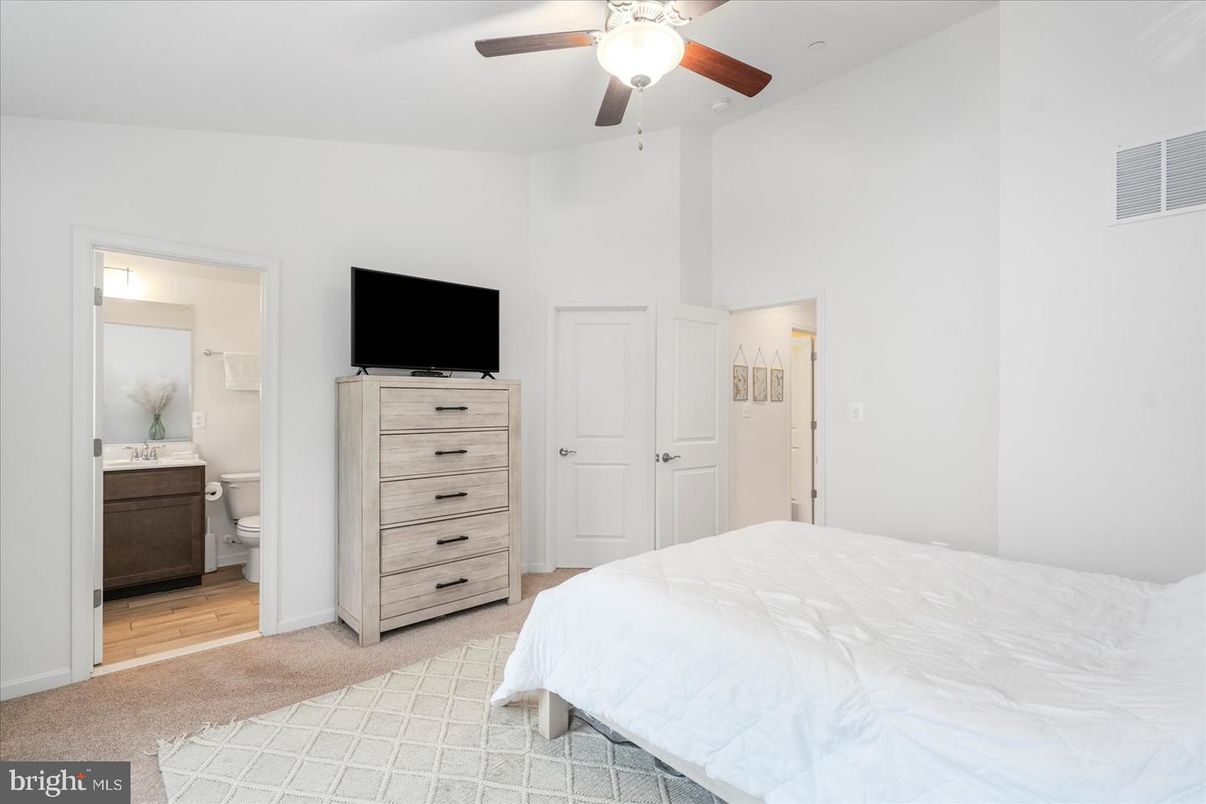 Bathroom, Bedroom, Interior