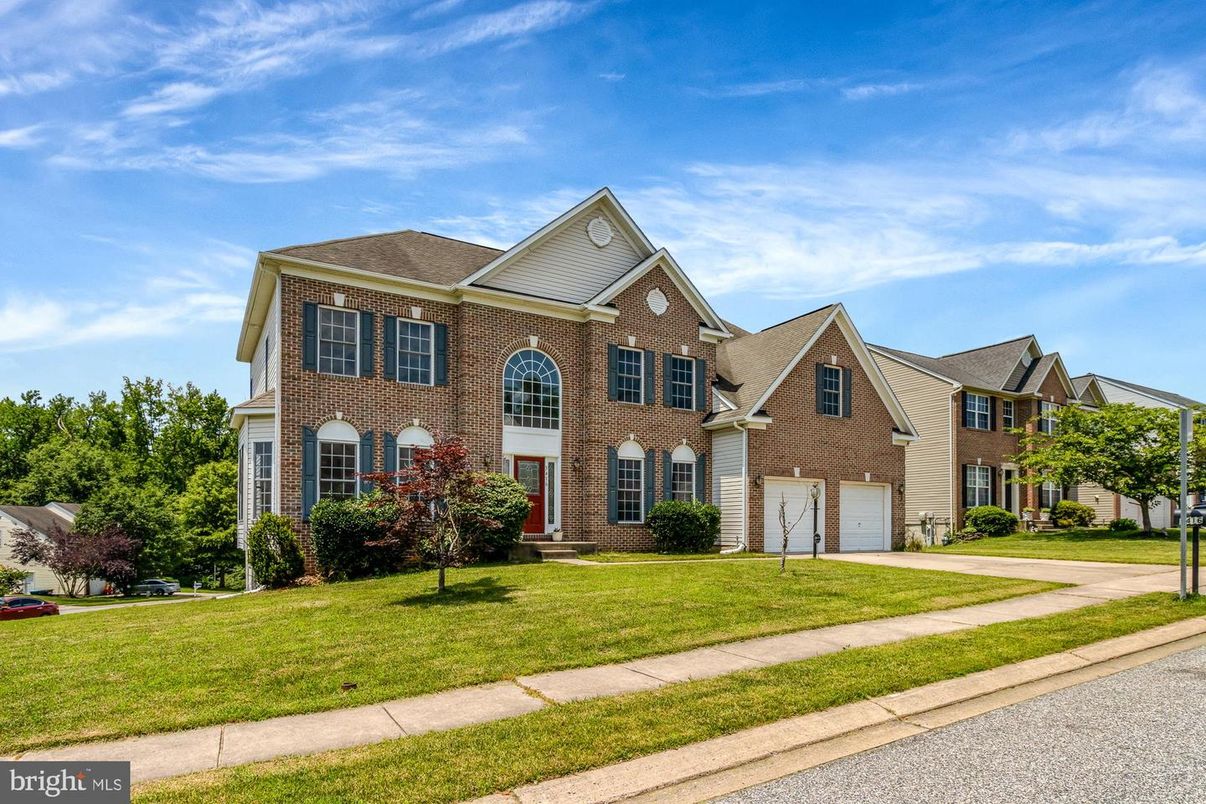 Attached, Exterior, Facade, Brick Facade, Brick Traditional