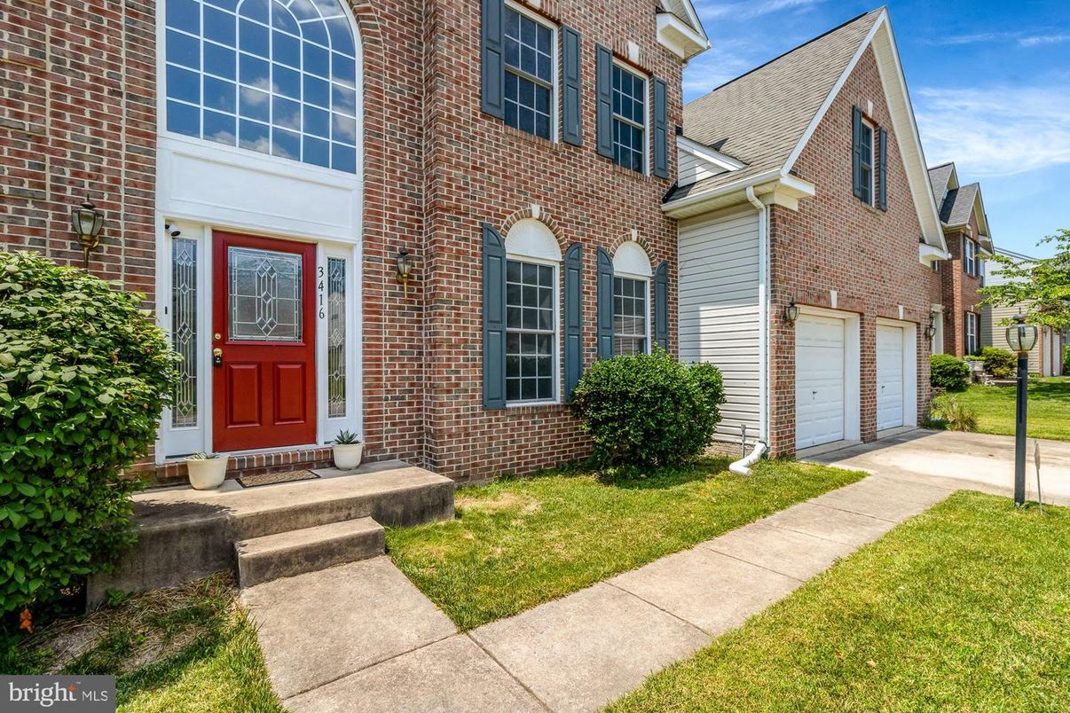 Attached, Exterior, Facade, Brick Facade, Brick Traditional