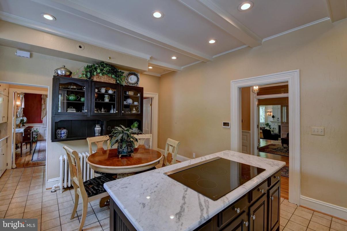 Dining room, Interior, Kitchen, Recessed Lighting
