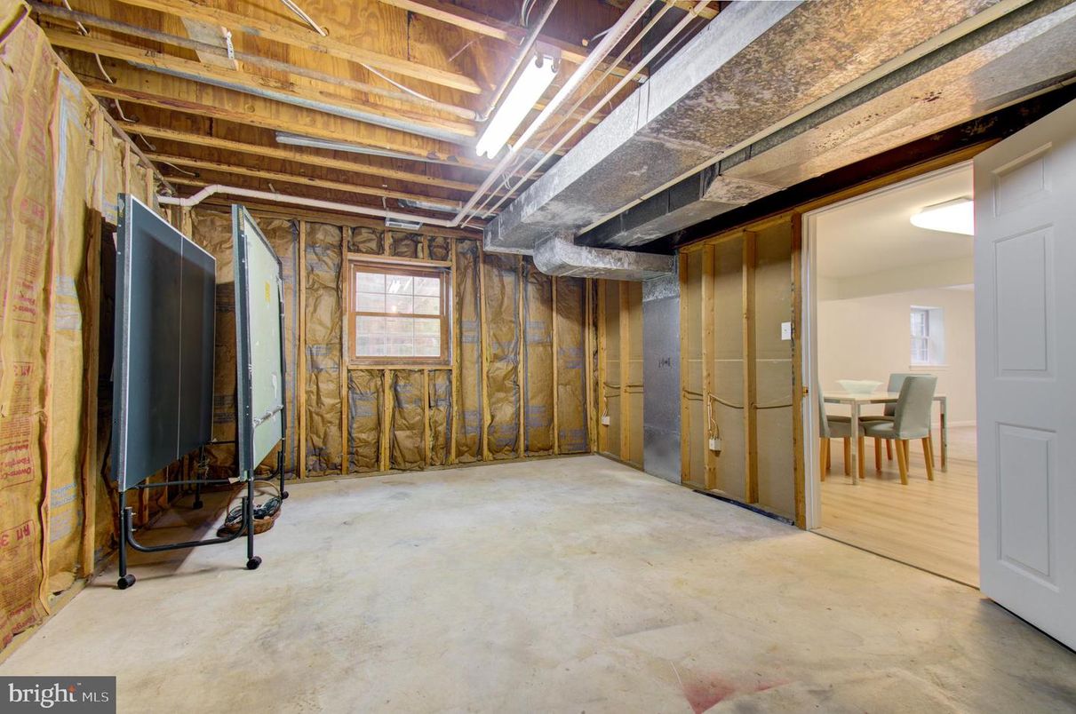 Empty room, Interior, Wooden Beams, Wooden Walls