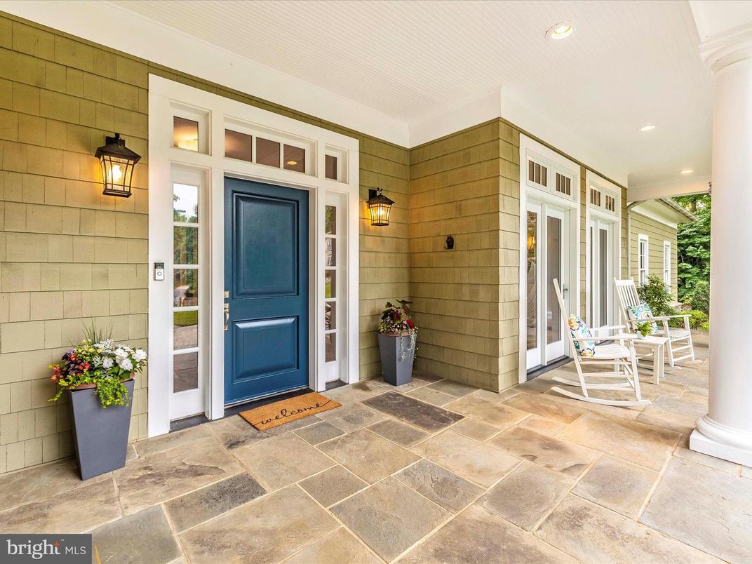 Exterior, Recessed Lighting