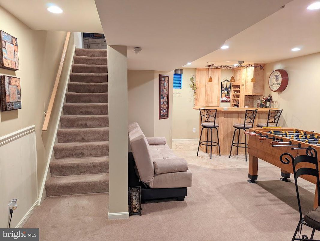 Game Room, Interior, Recessed Lighting