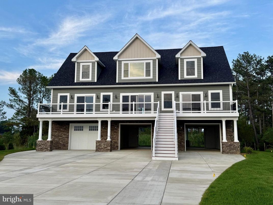 Exterior, Facade, Farmhouse