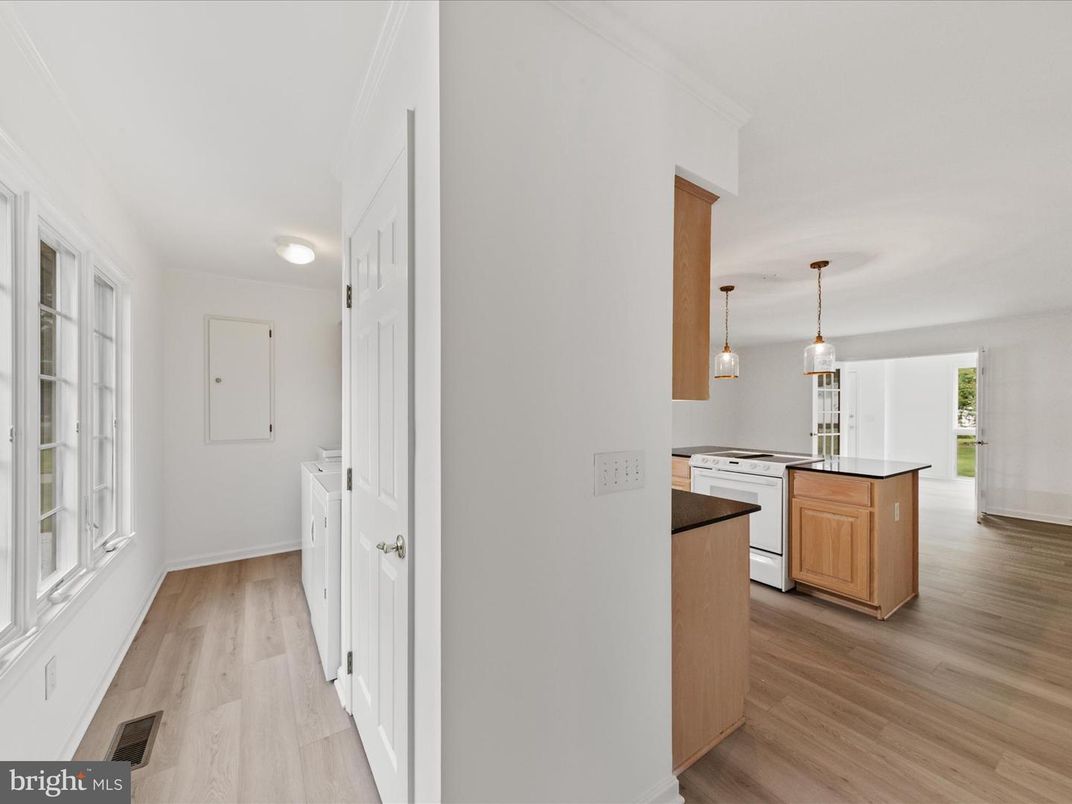 Interior, Kitchen, Pendant Lights, Wood Texture Flooring