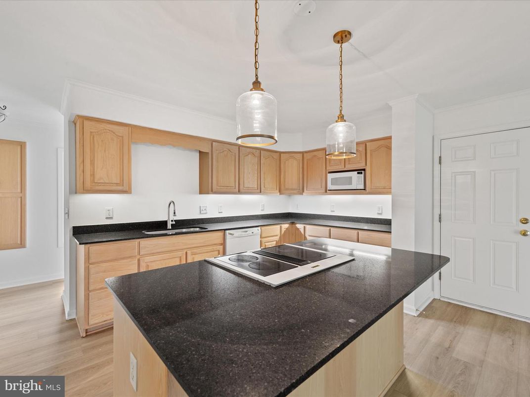 Interior, Kitchen, Pendant Lights, Wood Texture Flooring
