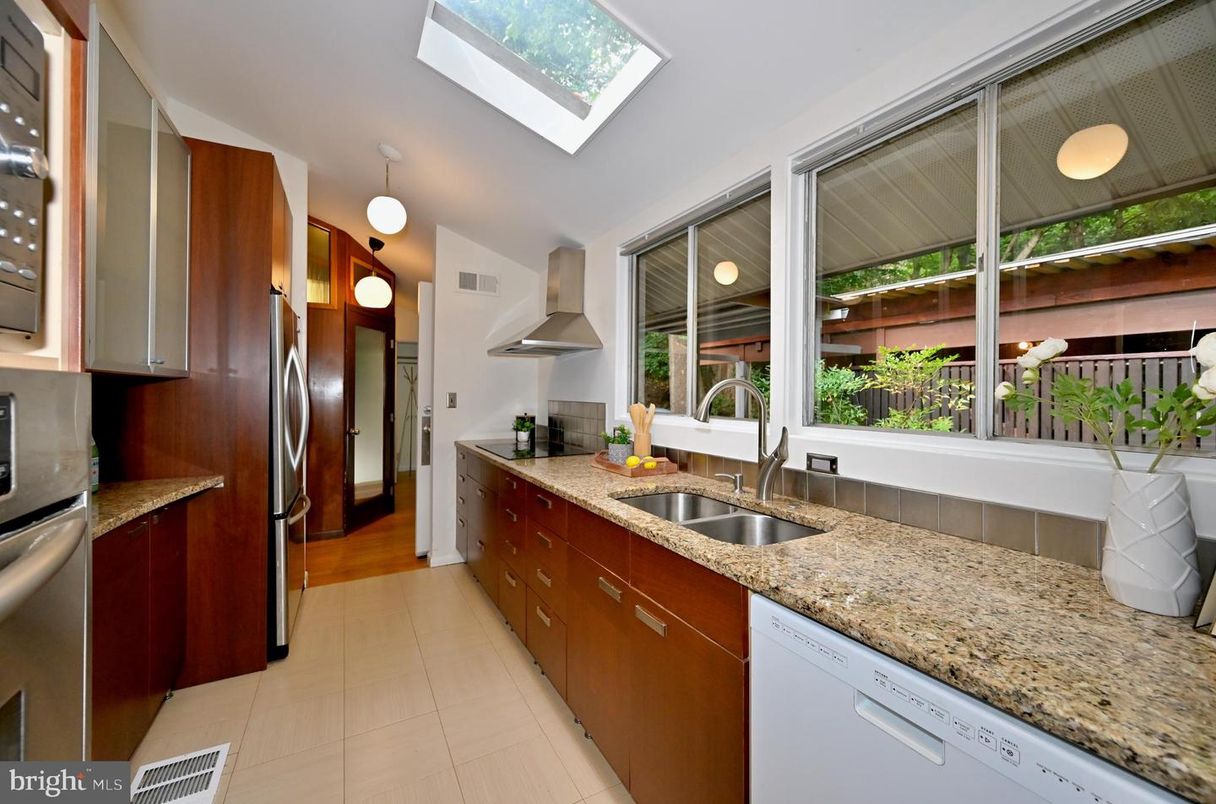Interior, Kitchen, Pendant Lights, Stainless Steel Appliances