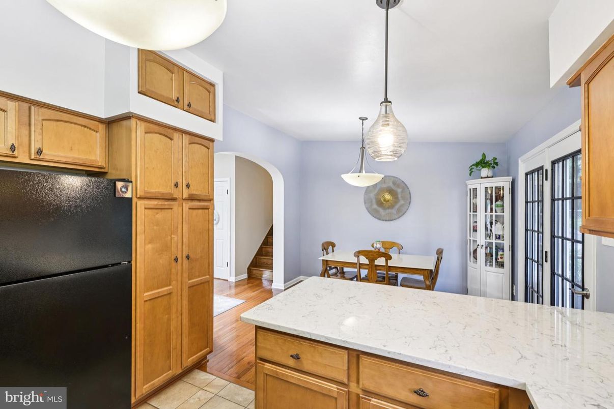 Dining room, Interior, Kitchen, Pendant Lights, Wood Texture Flooring