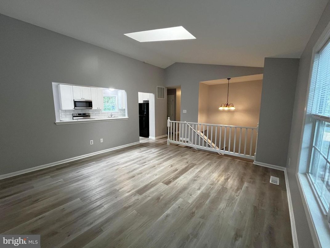 Interior, Pendant Lights, Wood Texture Flooring
