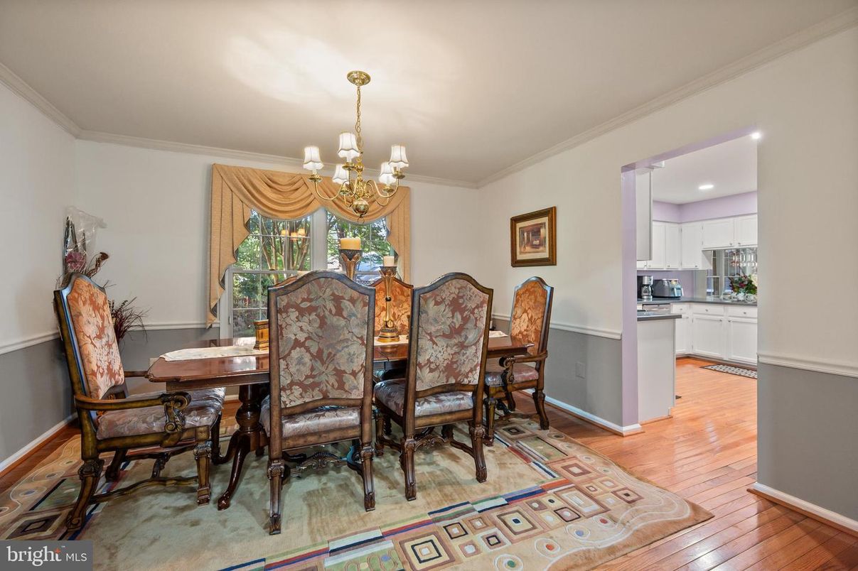 Chandelier, Dining room, Interior, Kitchen, Recessed Lighting, Wood Texture Flooring