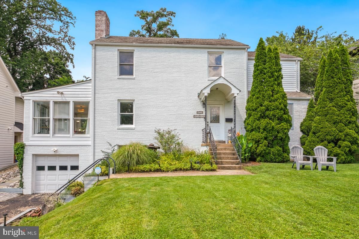 Attached, Backyard, Exterior, Facade, Raised Ranch