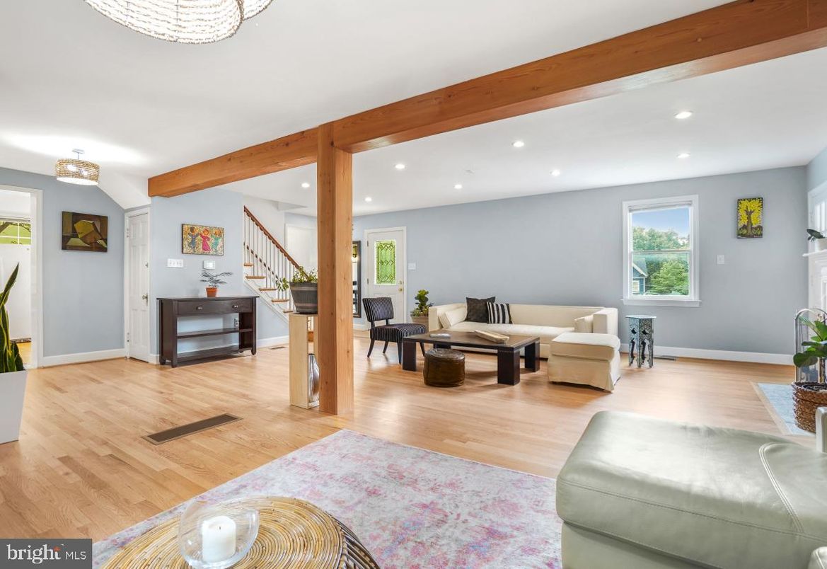 Interior, Living room, Recessed Lighting, Wooden Beams, Wood Texture Flooring