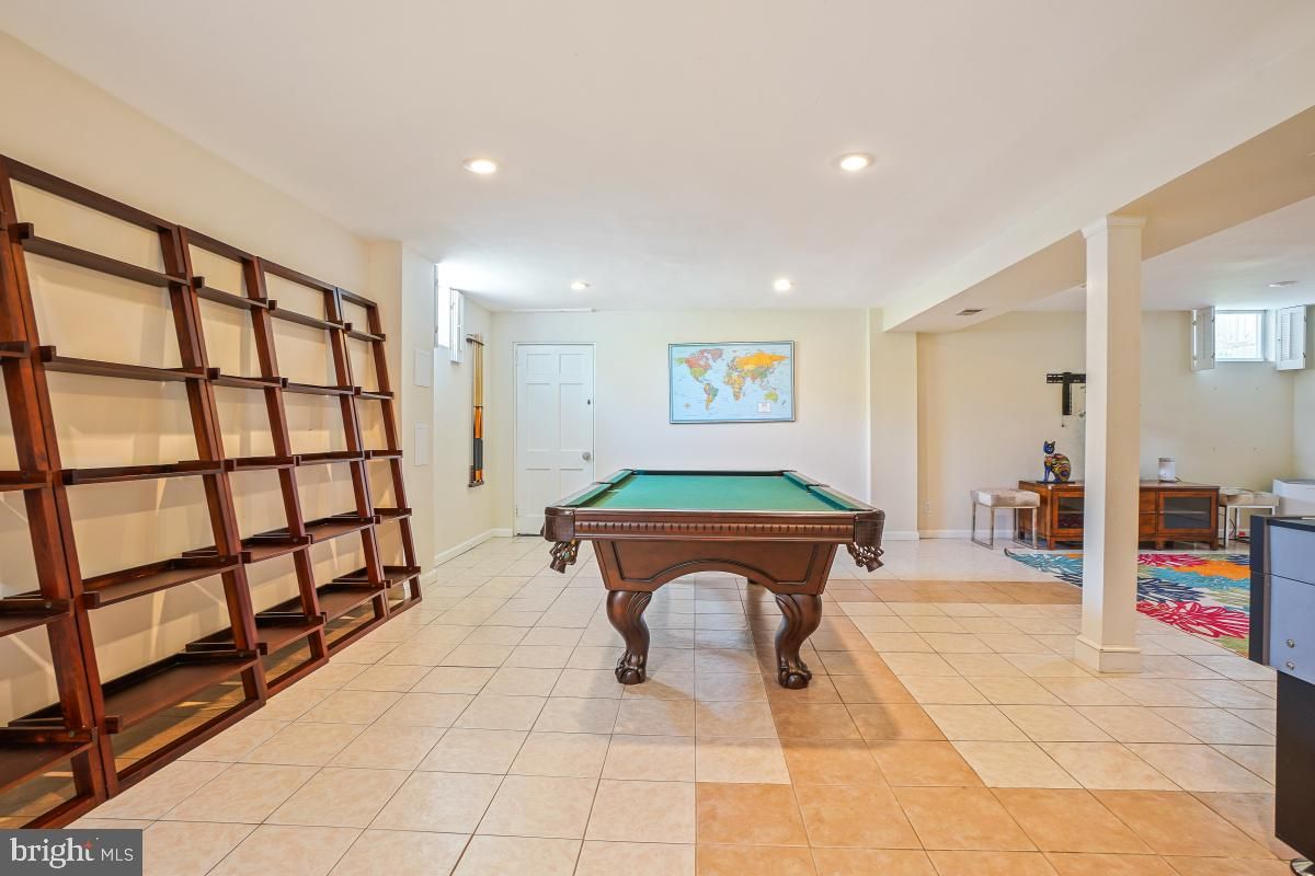 Billiard Table, Game Room, Interior, Recessed Lighting