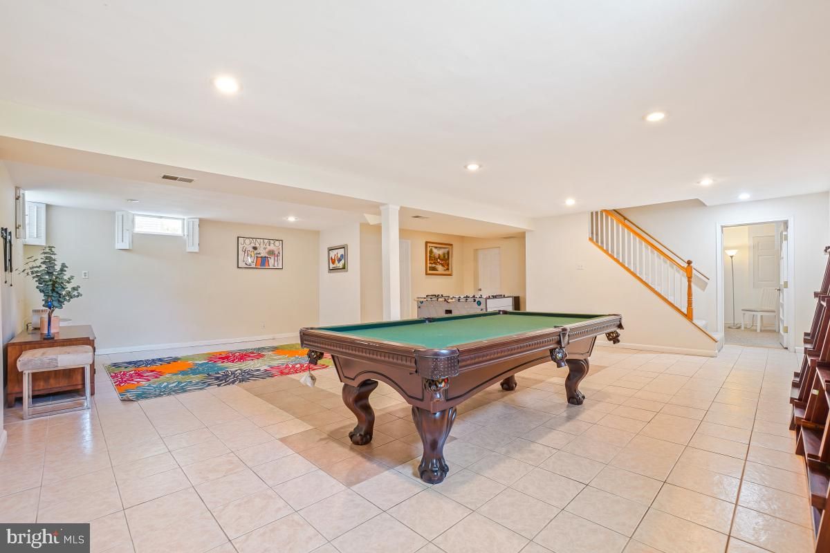 Billiard Table, Game Room, Interior, Recessed Lighting