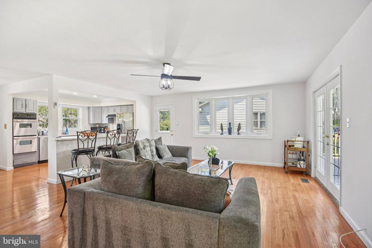 Dining room, Interior, Kitchen, Living room, Recessed Lighting, Stainless Steel Appliances, Wood Texture Flooring