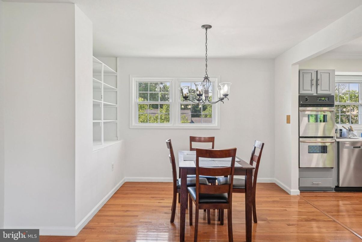 Dining room, Interior, Kitchen, Pendant Lights, Wood Texture Flooring