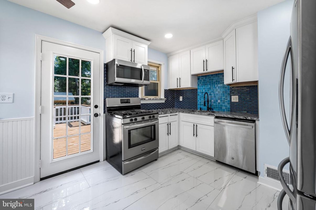 Interior, Kitchen, Marble, Recessed Lighting, Stainless Steel Appliances