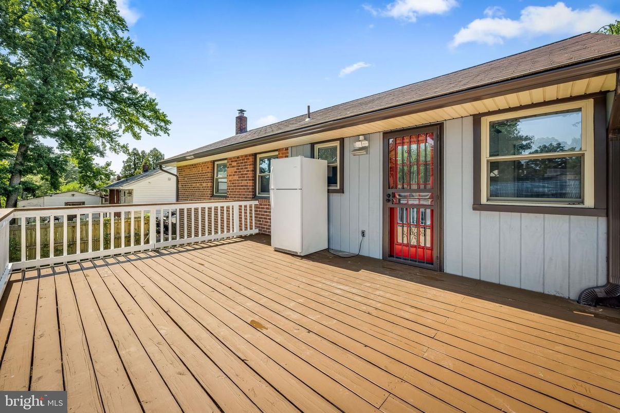 Exterior, Wood Texture Flooring