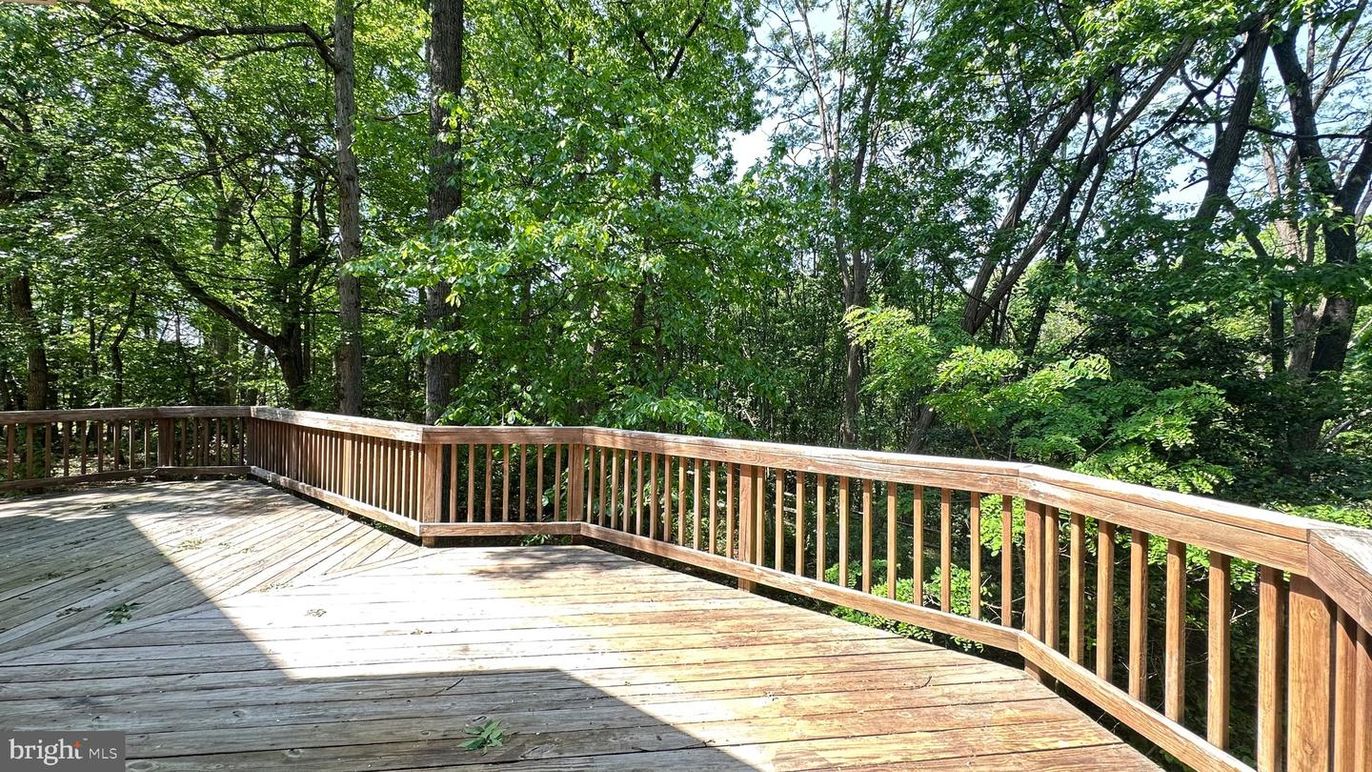 Exterior, Wood Texture Flooring