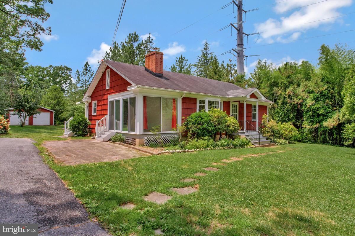 Backyard, Detached Garage, Exterior, Facade, Cape Cod