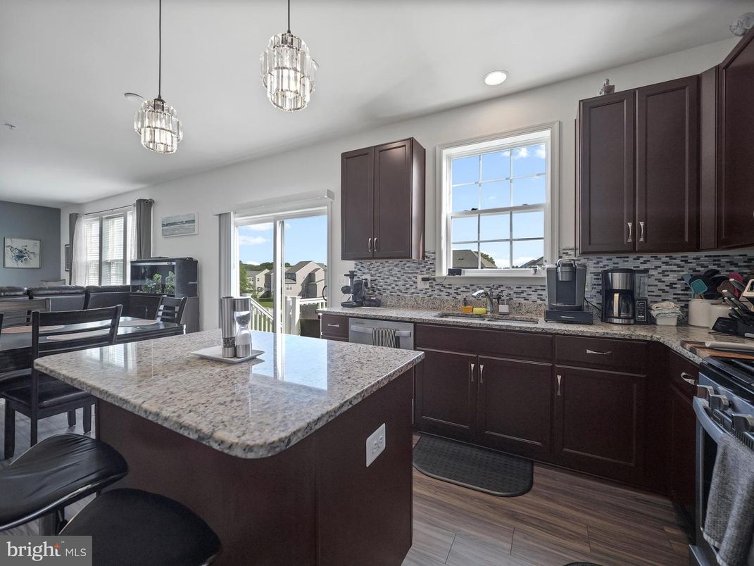 Dining room, Interior, Kitchen, Pendant Lights, Recessed Lighting, Wood Texture Flooring