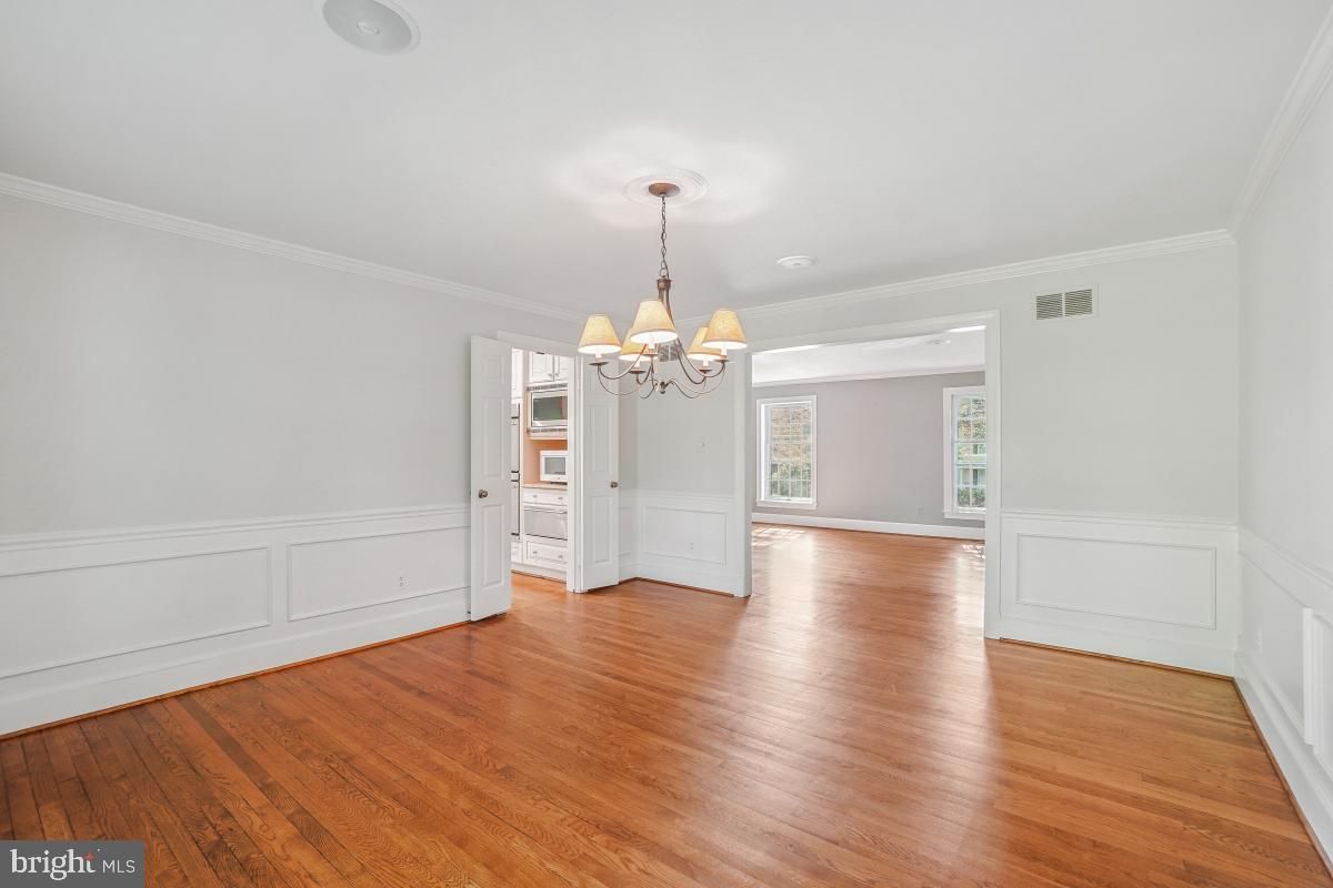 Chandelier, Empty room, Interior, Wood Texture Flooring