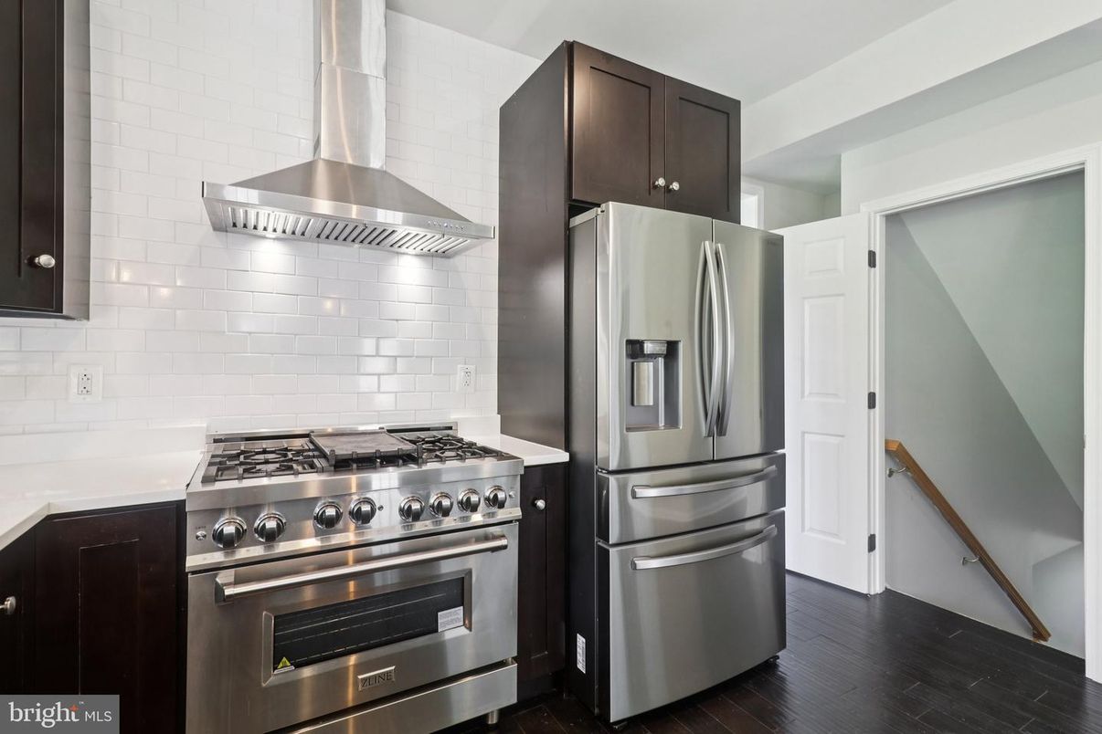Interior, Kitchen, Stainless Steel Appliances, Wood Texture Flooring