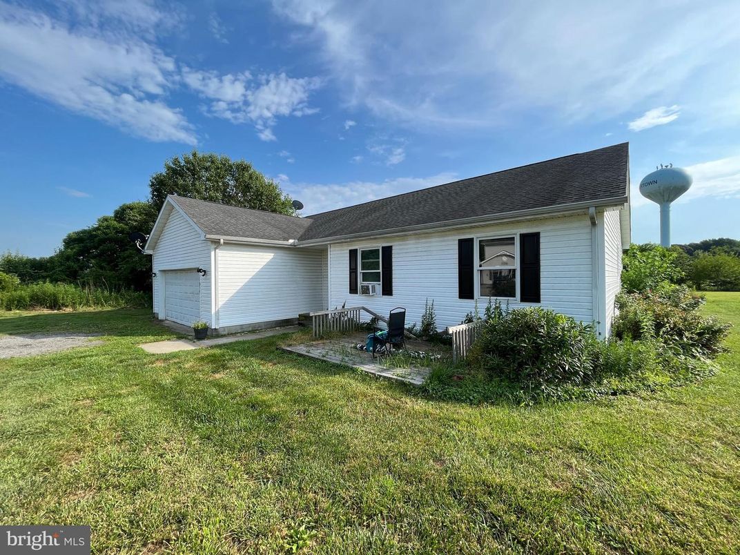 Backyard, Detached Garage, Exterior
