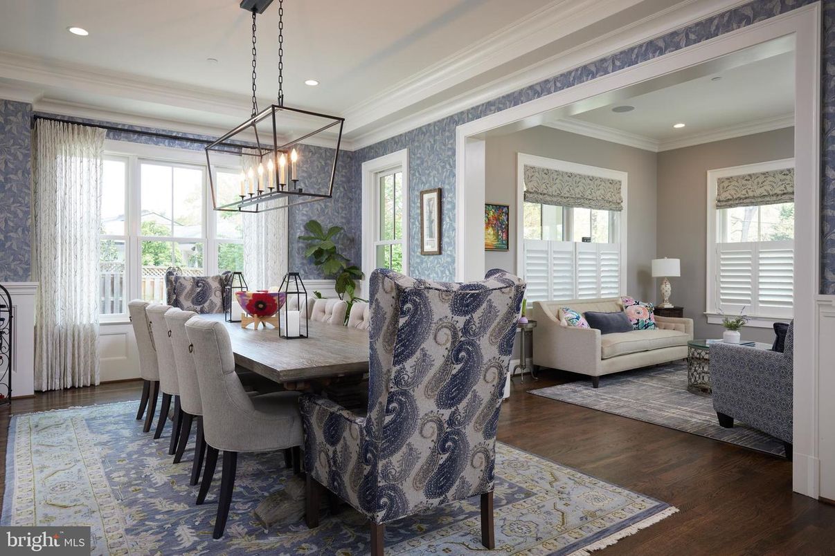 Dining room, Interior, Living room, Pendant Lights, Recessed Lighting, Wood Texture Flooring