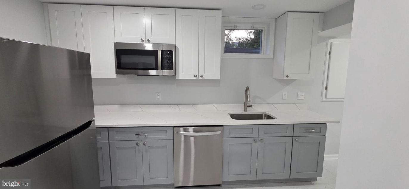 Interior, Kitchen, Marble, Stainless Steel Appliances