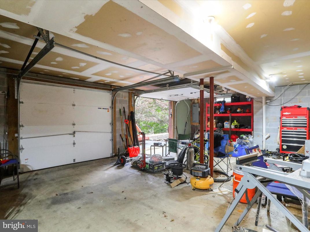 Garage, Interior, Recessed Lighting