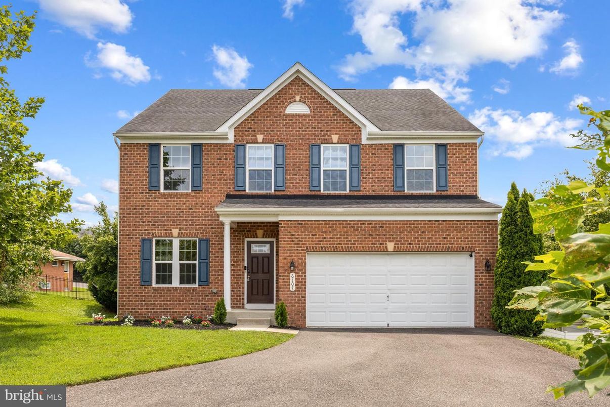Attached, Exterior, Facade, Brick Facade, Brick Traditional