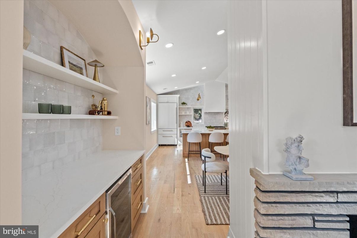 Dining room, Interior, Kitchen, Recessed Lighting, Wood Texture Flooring