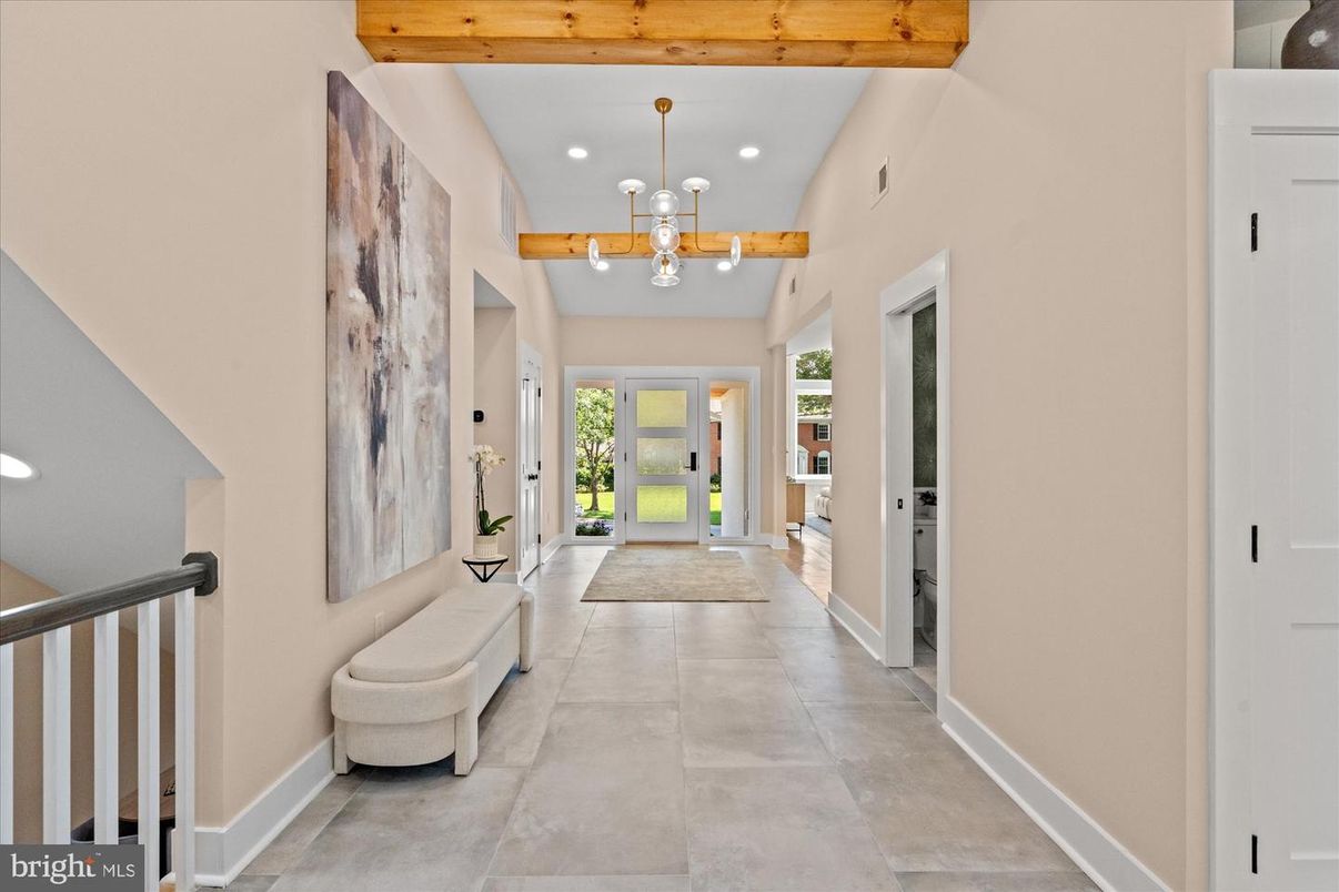 Interior, Pendant Lights, Recessed Lighting, Wooden Beams