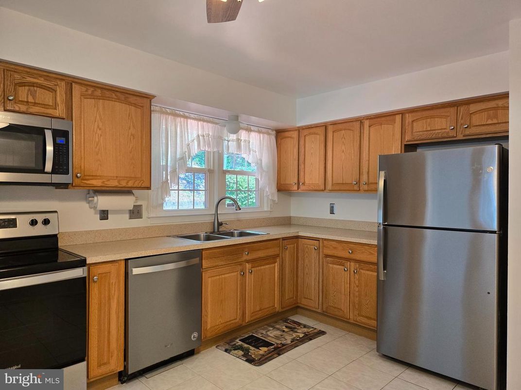 Interior, Kitchen, Stainless Steel Appliances