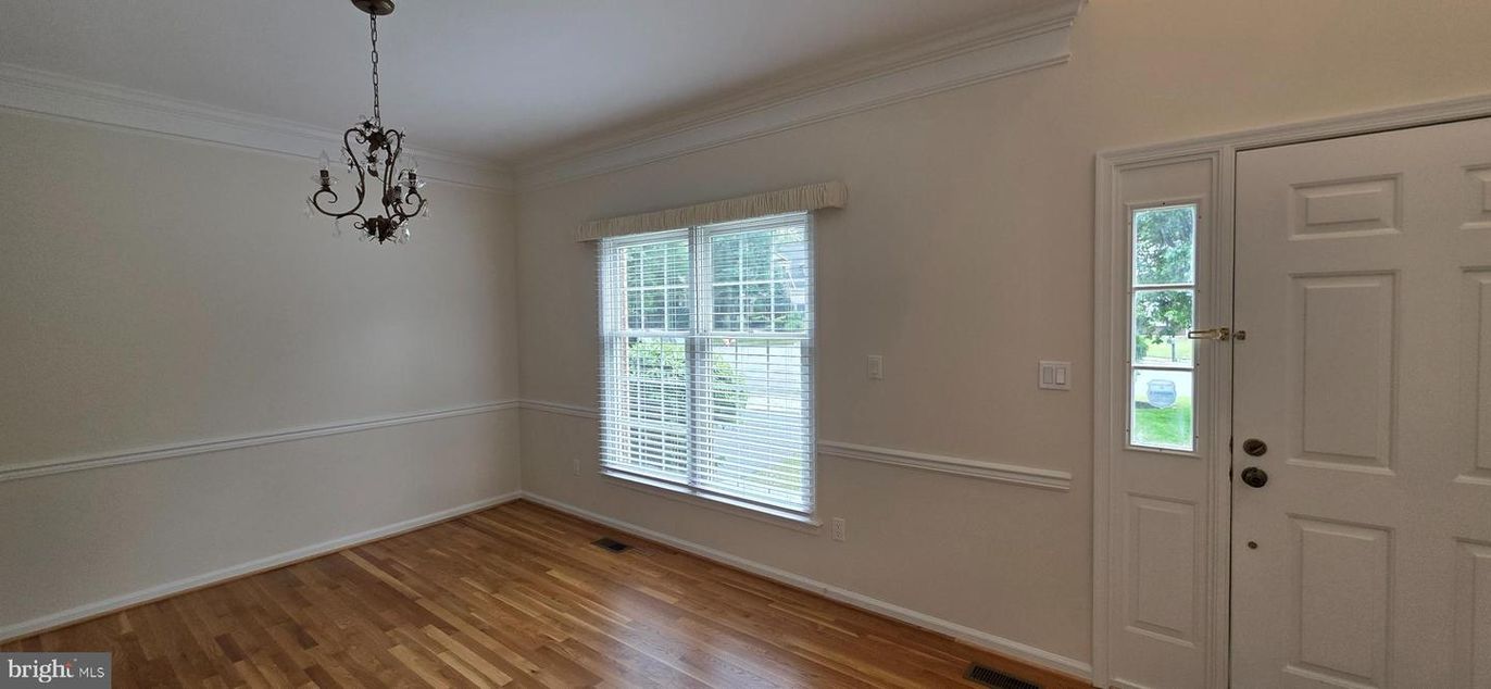Chandelier, Empty room, Interior, Wood Texture Flooring
