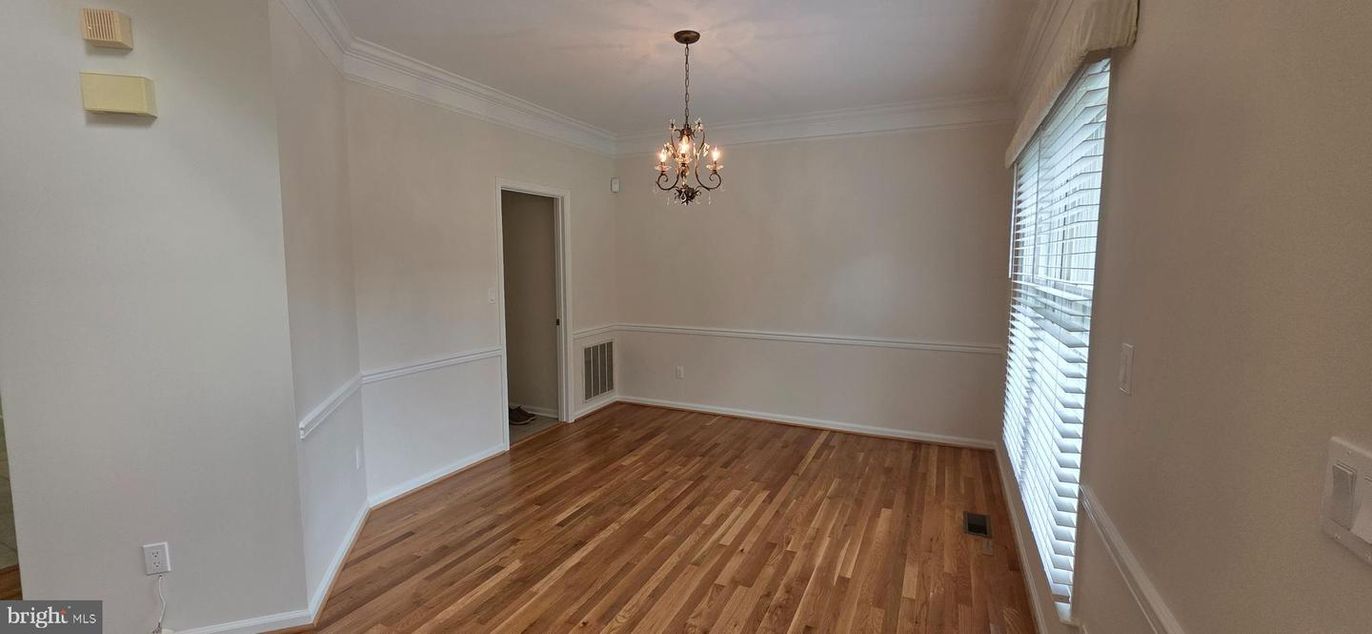 Chandelier, Empty room, Interior, Wood Texture Flooring