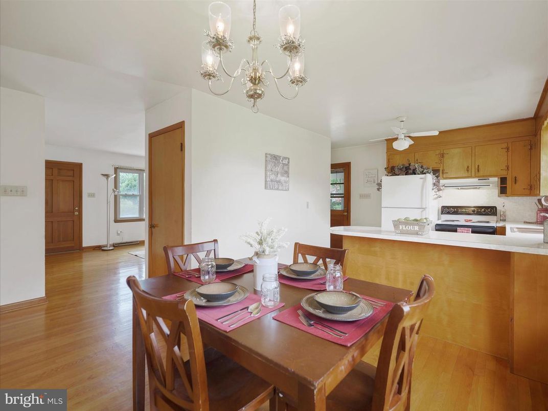 Chandelier, Dining room, Interior, Kitchen, Wood Texture Flooring