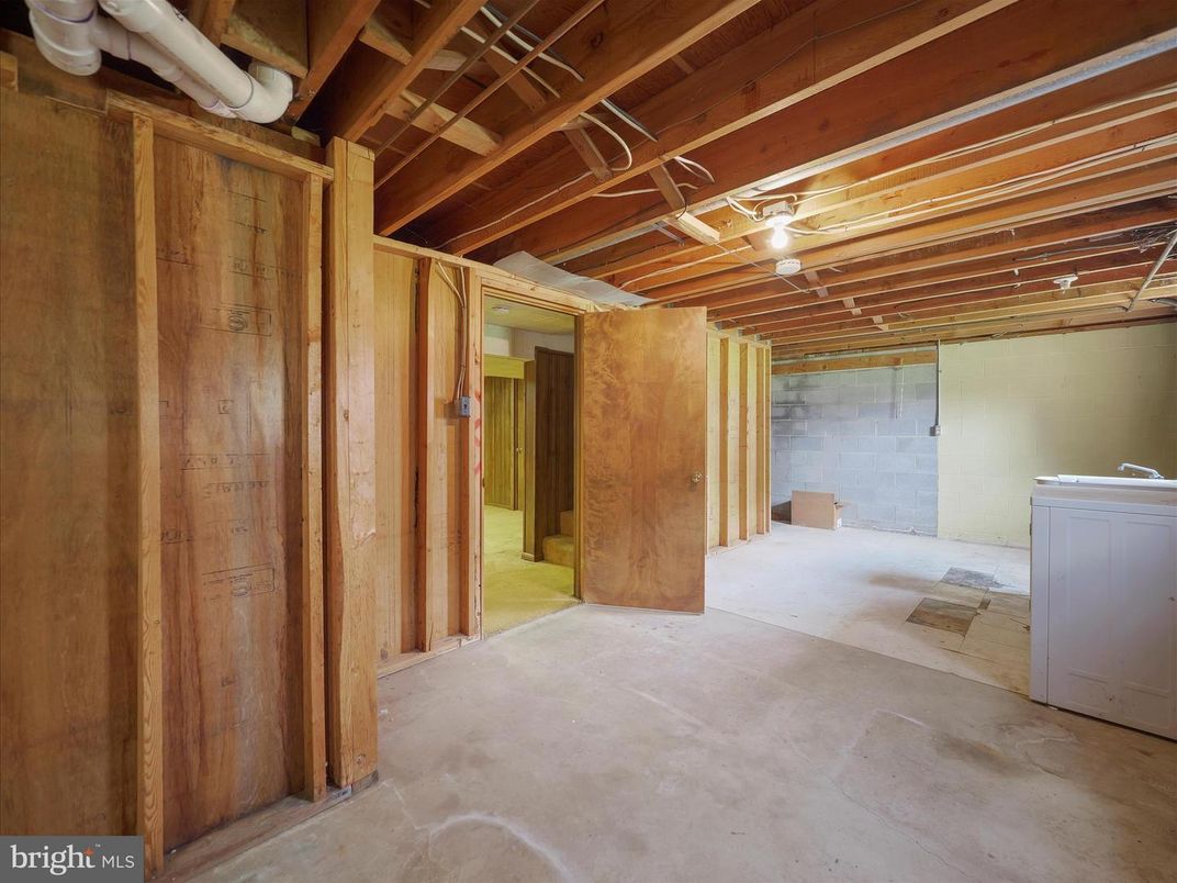 Interior, Wooden Beams, Wooden Walls