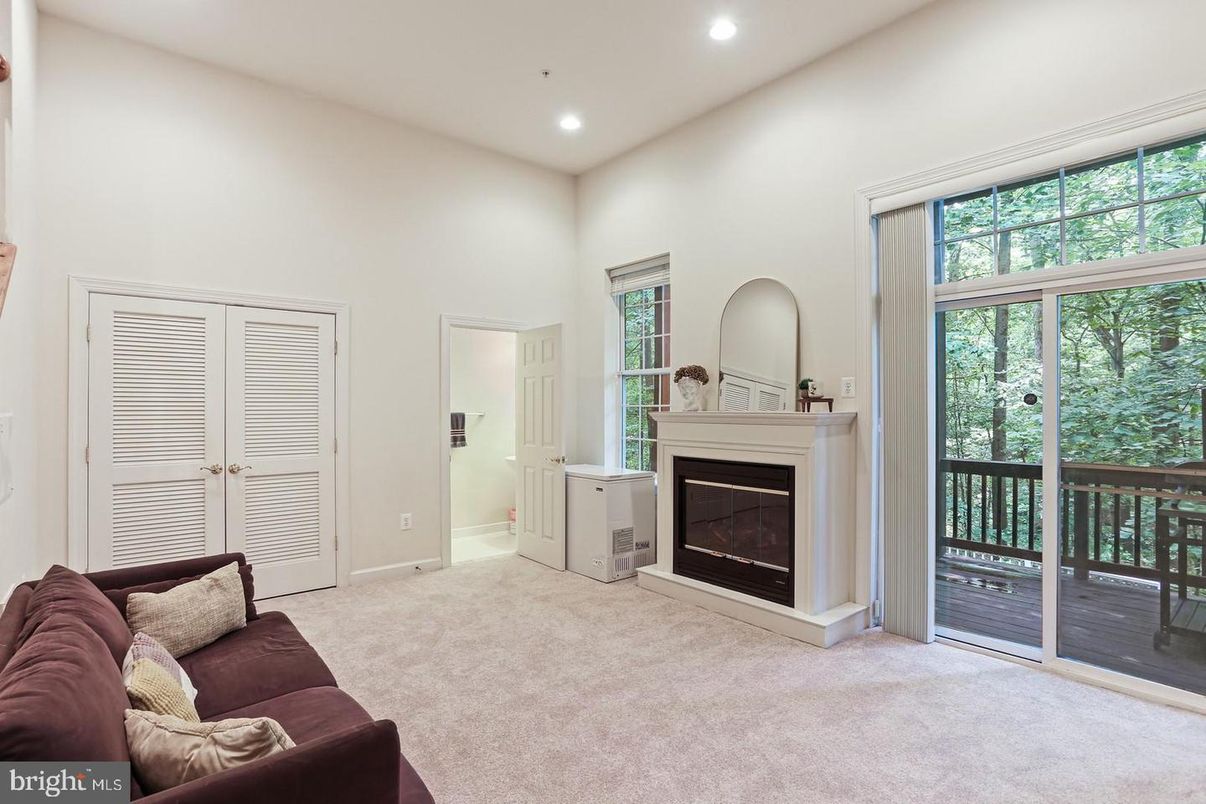 Fireplace, Interior, Recessed Lighting