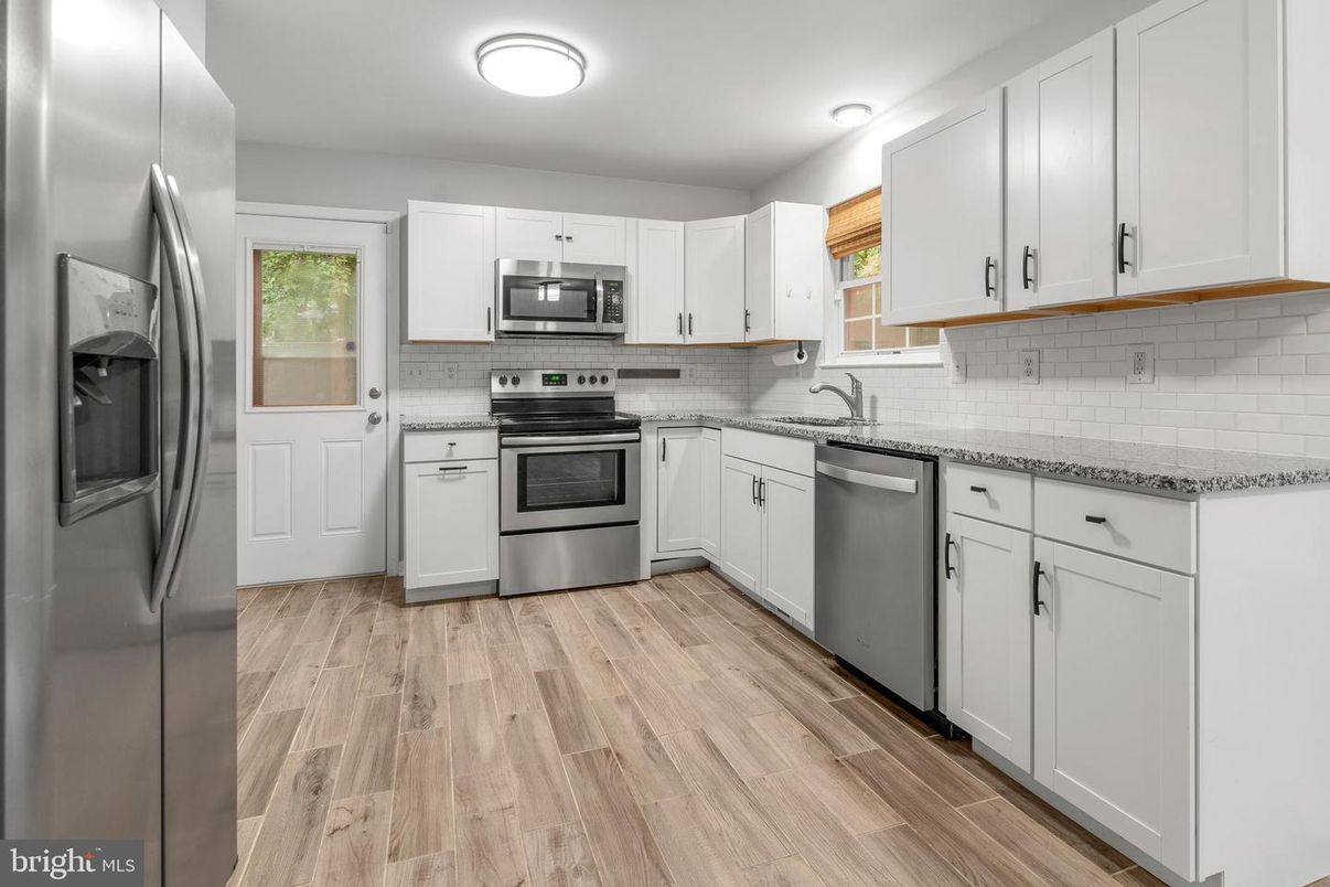 Interior, Kitchen, Stainless Steel Appliances, Wood Texture Flooring