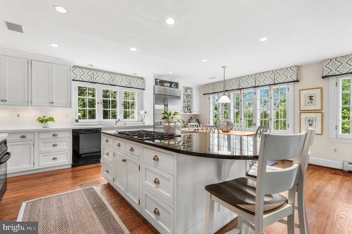 Dining room, Interior, Kitchen, Pendant Lights, Recessed Lighting, Wood Texture Flooring