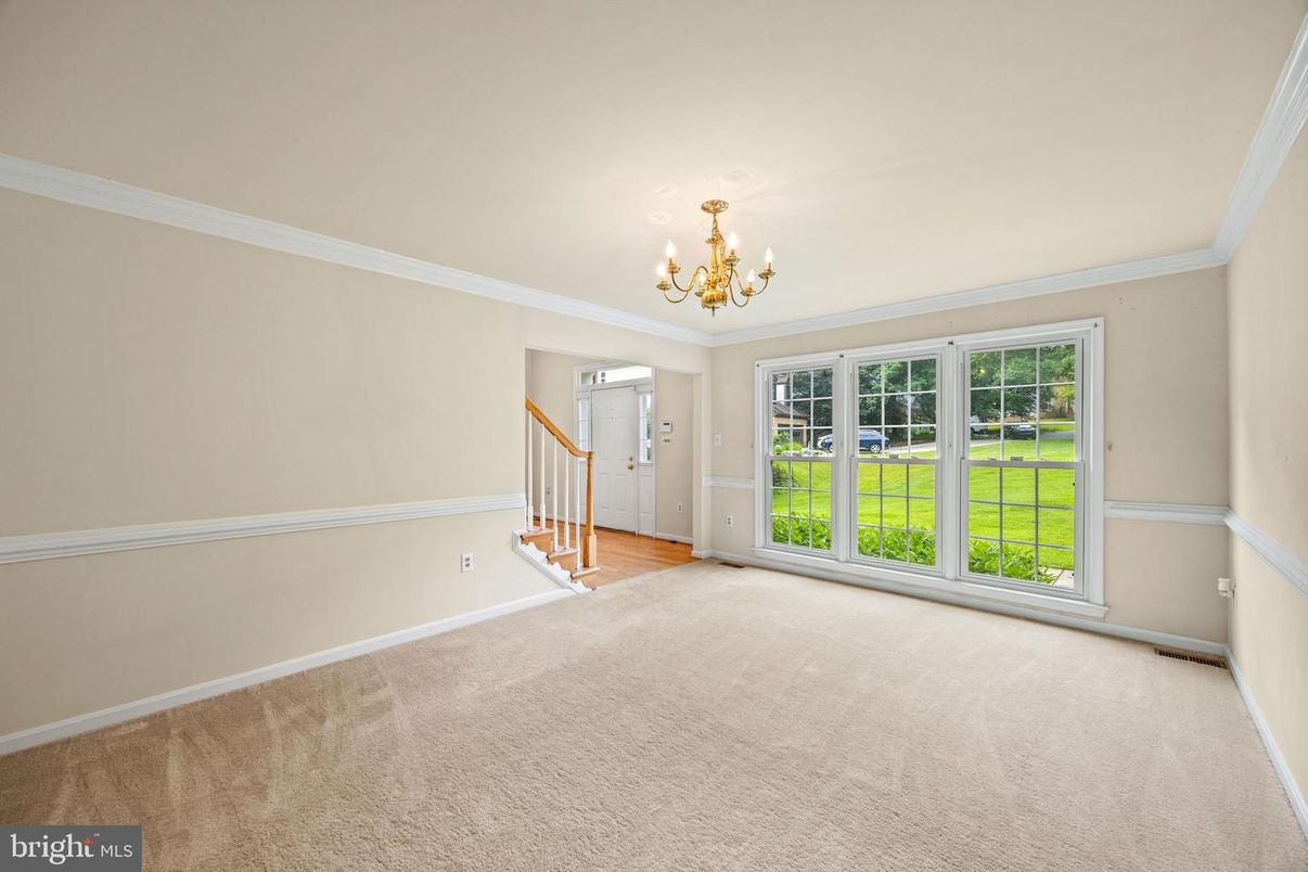 Chandelier, Empty room, Interior