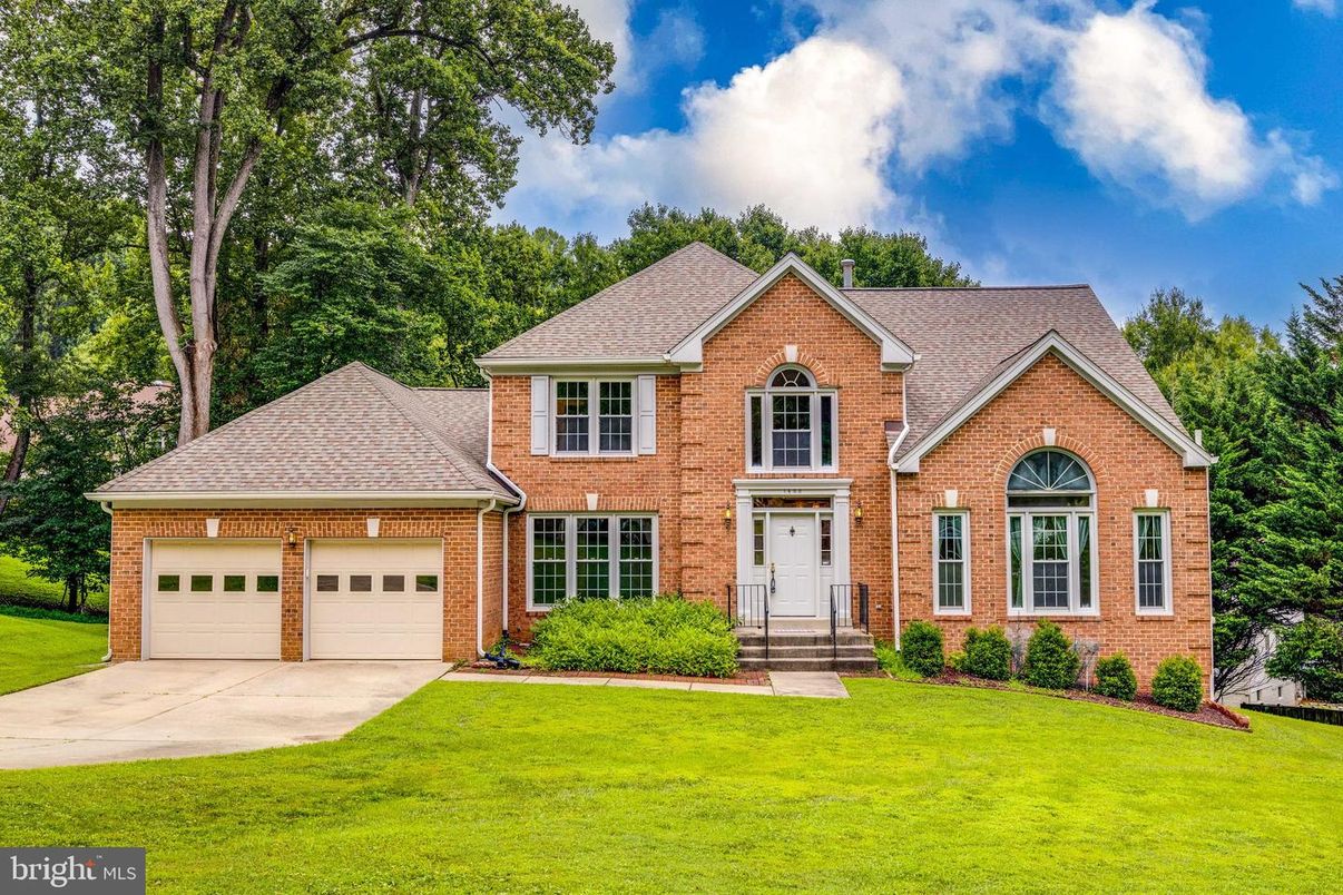 Attached, Exterior, Facade, Brick Facade, Brick Traditional