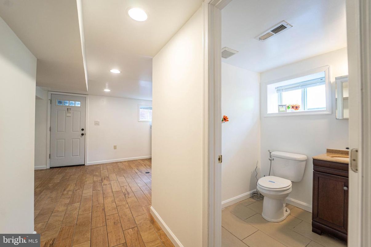 Bathroom, Interior, Recessed Lighting, Wood Texture Flooring